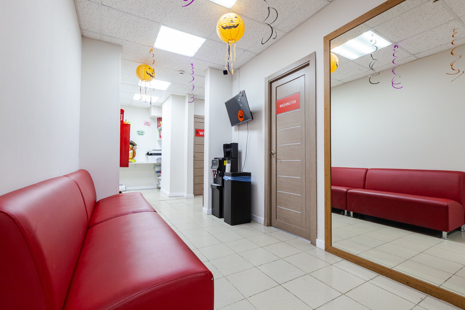 Школа английского O'KEY English 0f0bd1b8-7bb1-462d-b7b1-b310e250955b - фото 10, интерьер и учебные классы